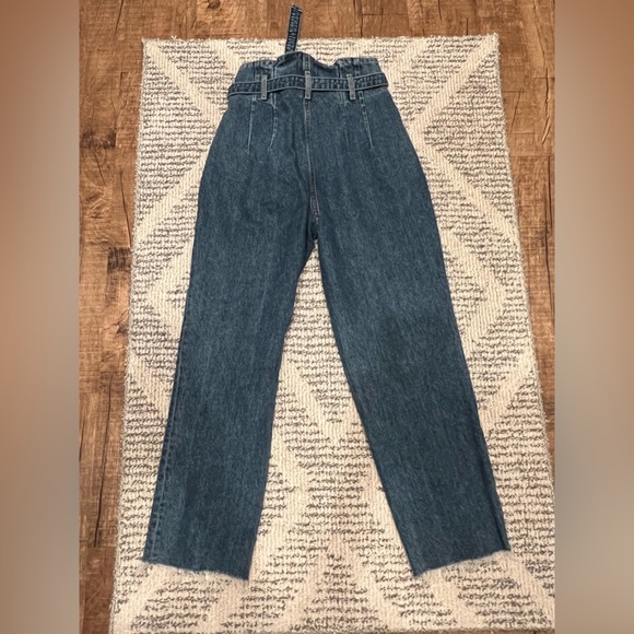 Abercrombie & Fitch High Rise Mom Jeans - Picture 3 of 12